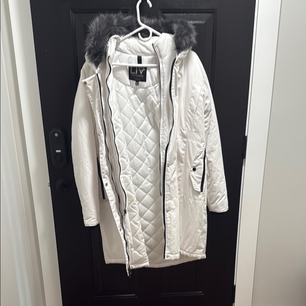Women's White Quilted Jacket with Faux Fur Trim